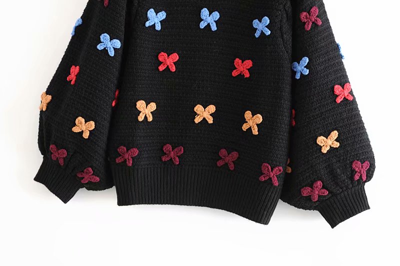 APPLIQUES CROPPED SWEATER