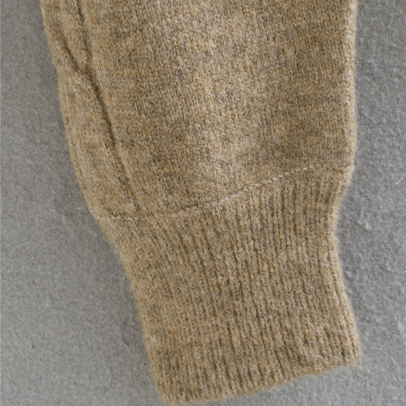 KNITTED ARM WARMERS WITH T-SHIRT