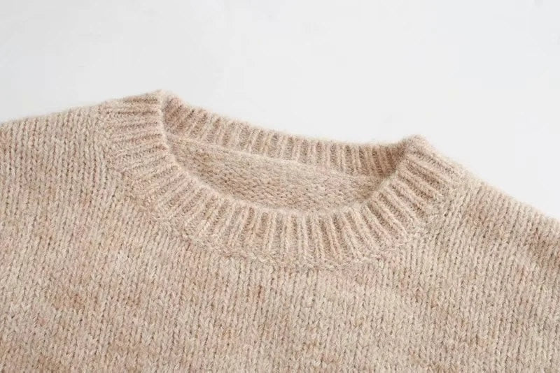 SOFT KNITTED SWEATER