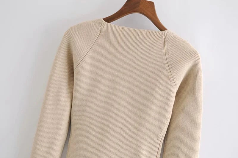 SWEETHEART NECK CROPPED SWEATER
