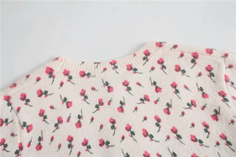 FLORAL CROPPED CARDIGAN