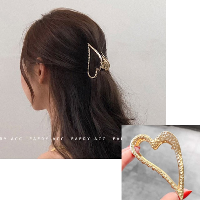 ON-TREND HAIR ACCESSORIES