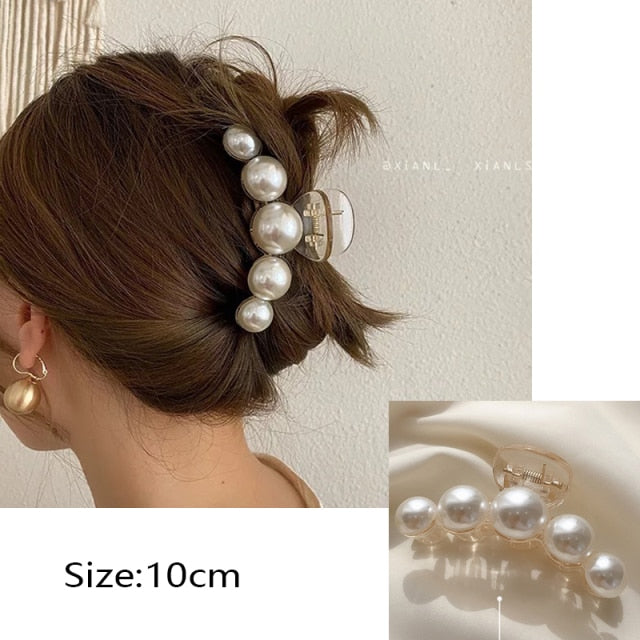 ON-TREND HAIR ACCESSORIES